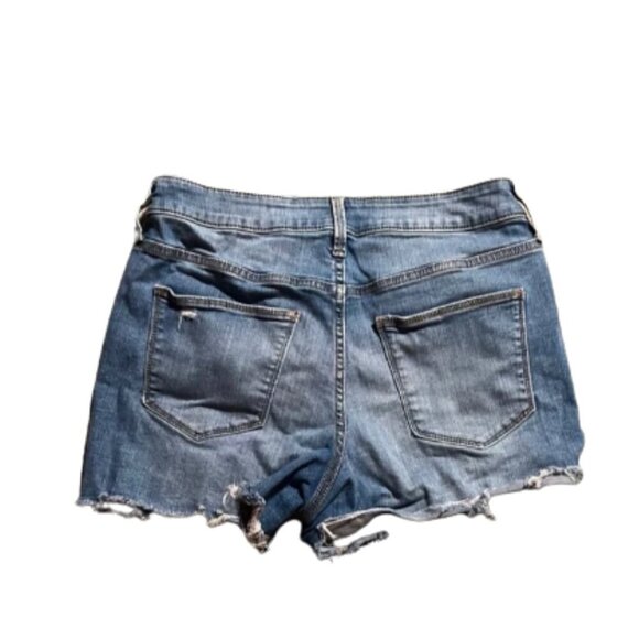 Universal Thread Distressed Denim Shorts | Size 8 | Casual Summer Staple | Free - Picture 4 of 8